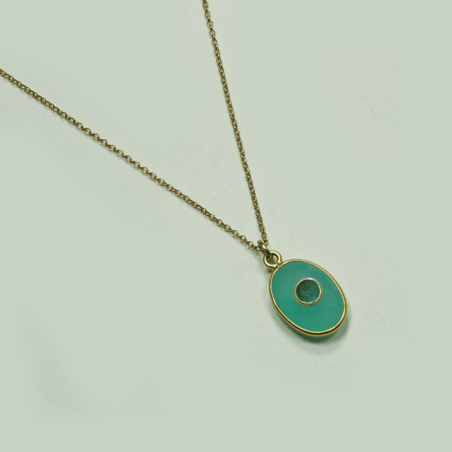 Collar Engastado Calcedonia Enchape