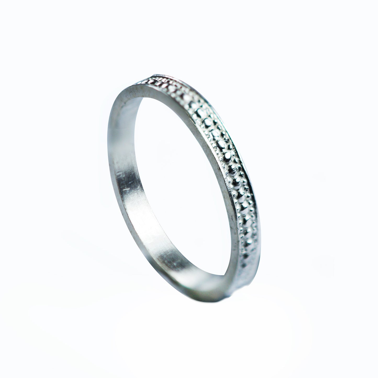 Anillo Puntitos Ancho Plata N06 - Chica Lecannelier Joyas