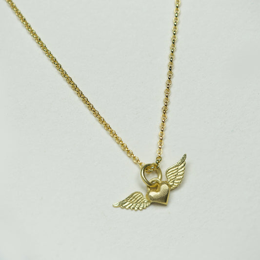 Collar Corazon con Alas Enchape