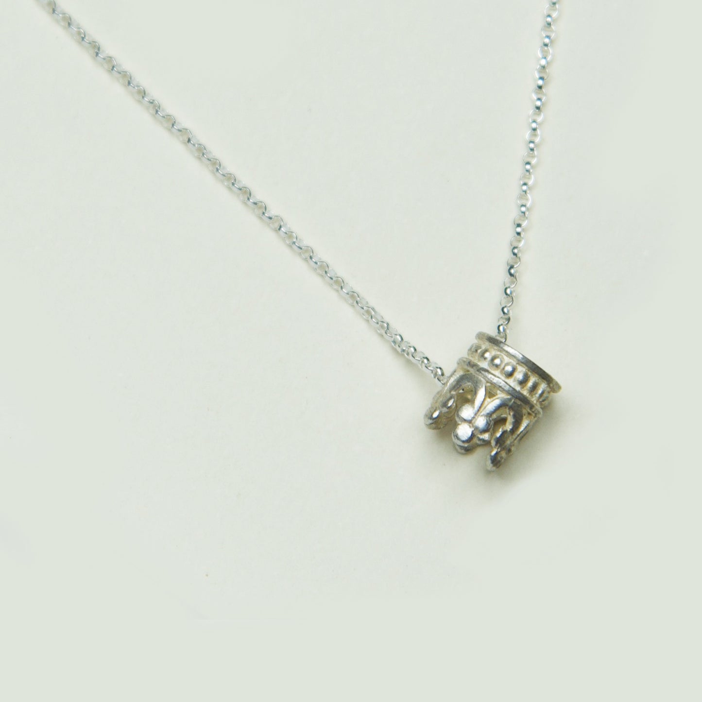 Collar Corona Chica Plata