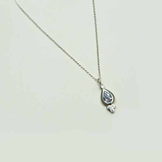 Collar Punto de Luz Gota Plata