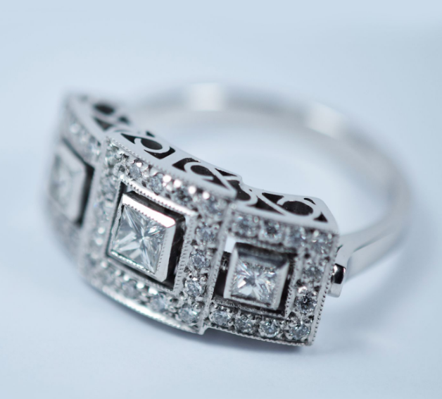 Anillo Maureen