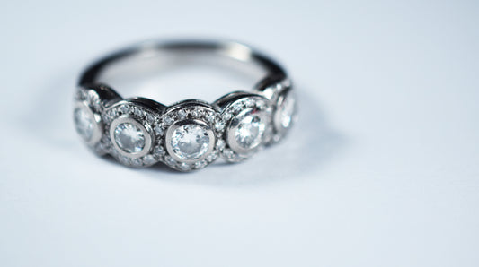 Anillo Mathilde