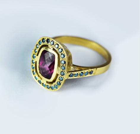 Anillo Justine