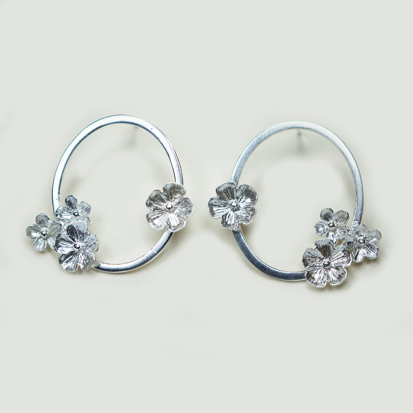Aro 4 Flores Plata