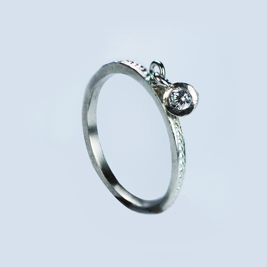 Anillo Puntitos Circon Colgando Plata Blanco N06 - Chica Lecannelier Joyas