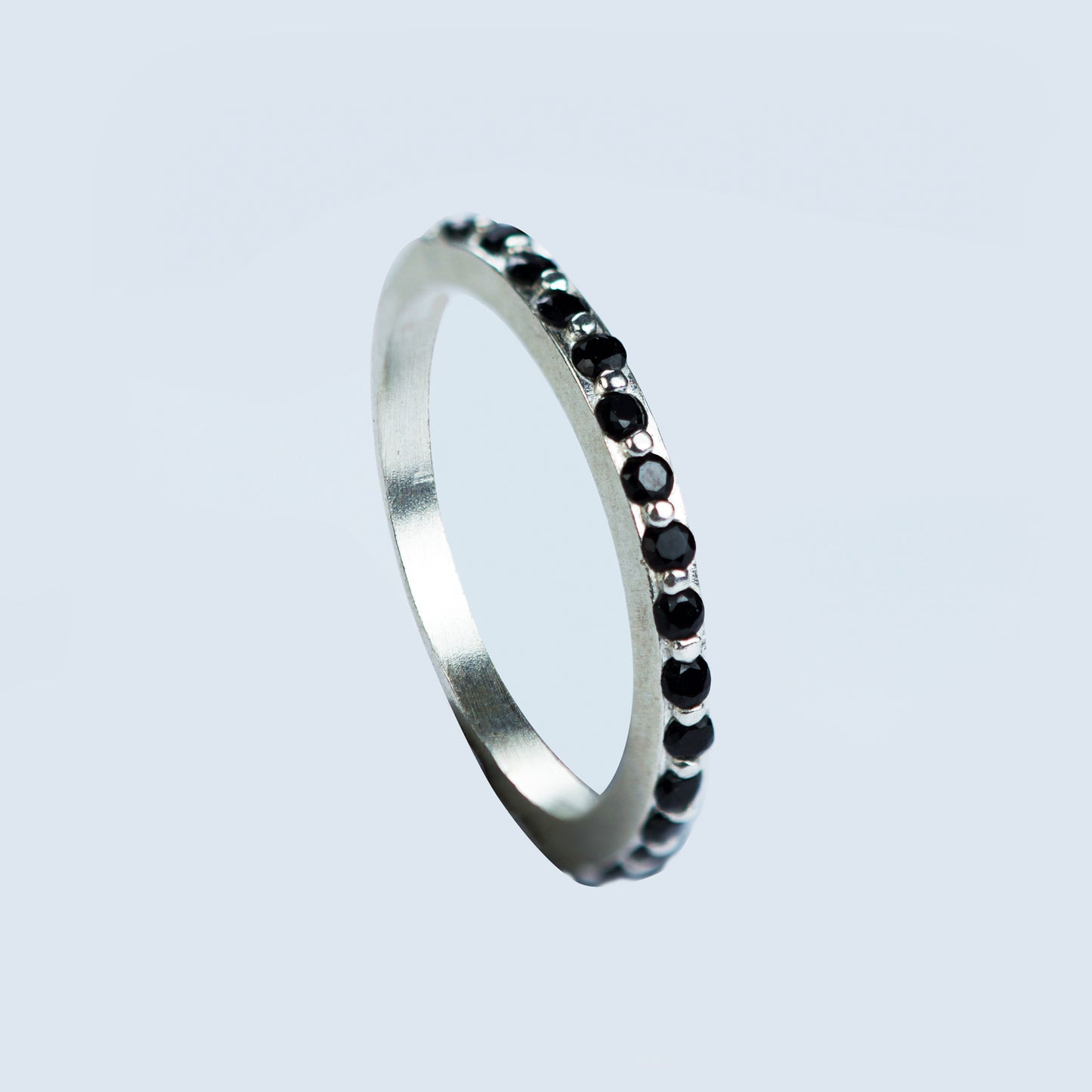 Anillo 1/2 Cintillo Circones Negros Plata N06 - Chica Lecannelier Joyas