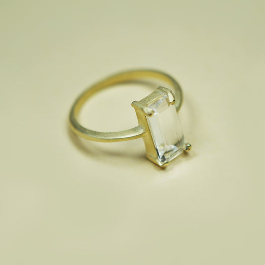 Anillo Piedra Central Vertical Enchape Blanco N17 - Chica Lecannelier Joyas