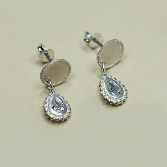 Aro Vastago Redondo  Con Punto De Luz Gota Bolita Ag - Chica Lecannelier Joyas