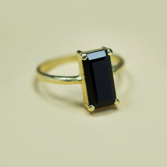Anillo Piedra Central Vertical Enchape Negro N09 - Chica Lecannelier Joyas