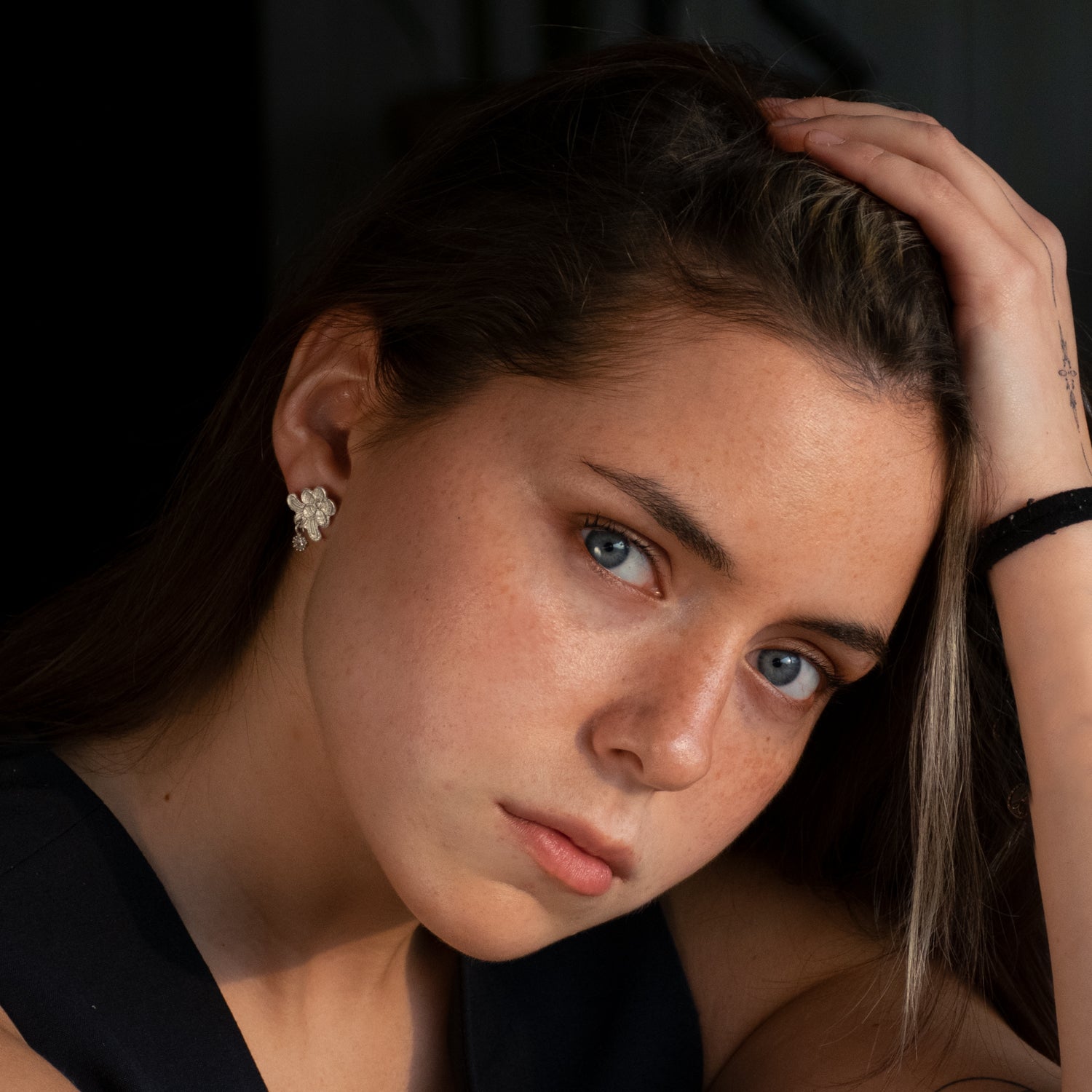 Aro Flor Punto De Luz Ag - Chica Lecannelier Joyas