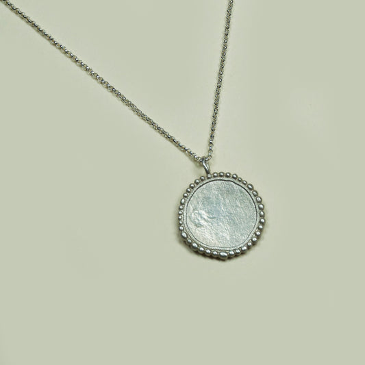 Collar Medalla Irregular Plata - Chica Lecannelier Joyas