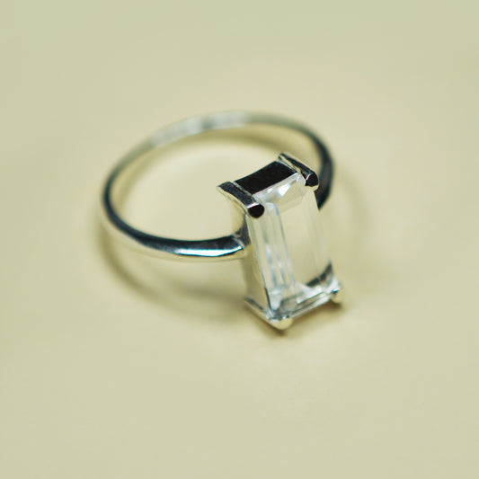 Anillo Piedra Central Vertical Plata Blanco N17 - Chica Lecannelier Joyas